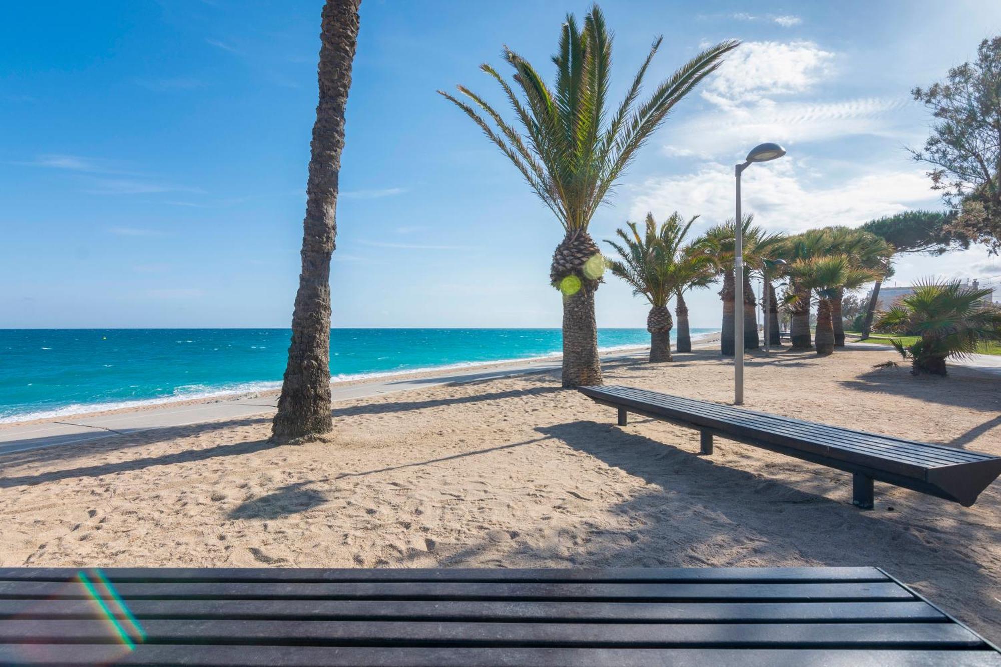 Homeholidaysrentals Atico Ocean Pineda De Mar Exterior foto